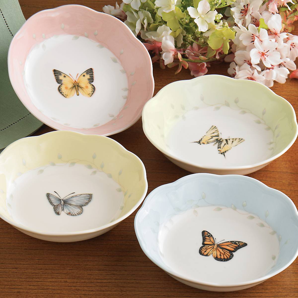 Scalloped Fruit Bowls, Set of 4 - Image 3